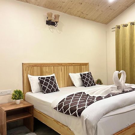 Ahava Kasol Riverside Cafe And Cottages Exteriör bild