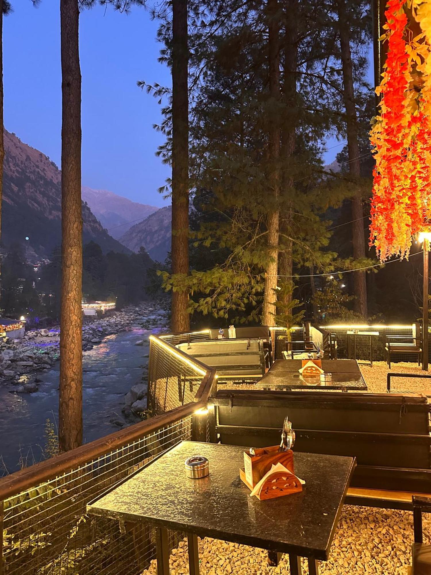 Ahava Kasol Riverside Cafe And Cottages Exteriör bild
