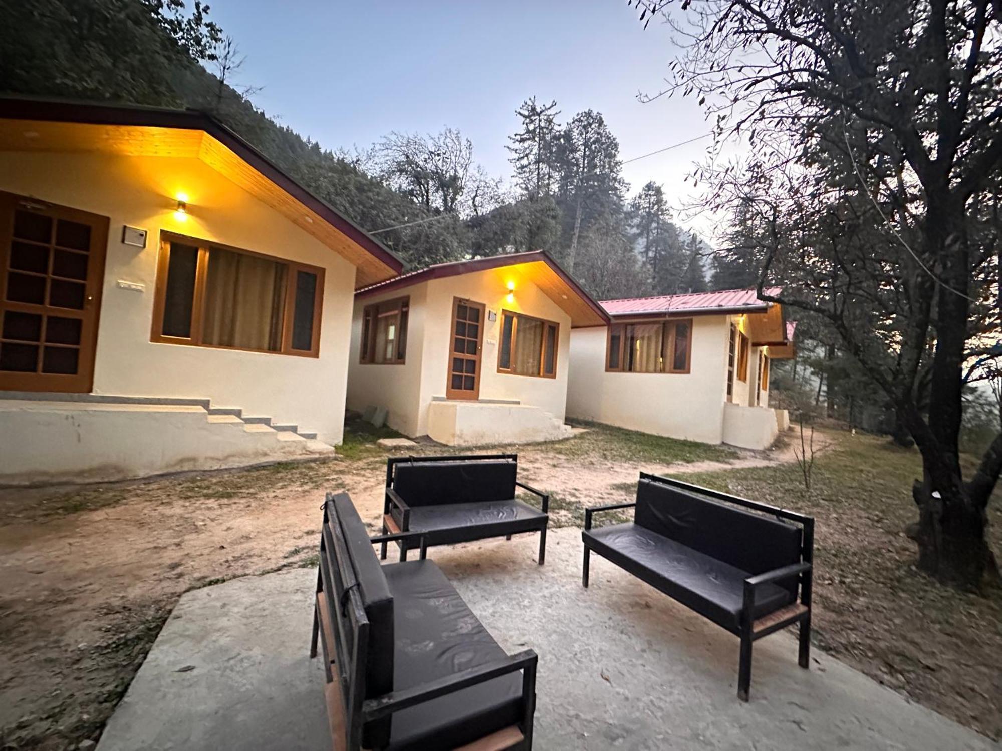 Ahava Kasol Riverside Cafe And Cottages Exteriör bild