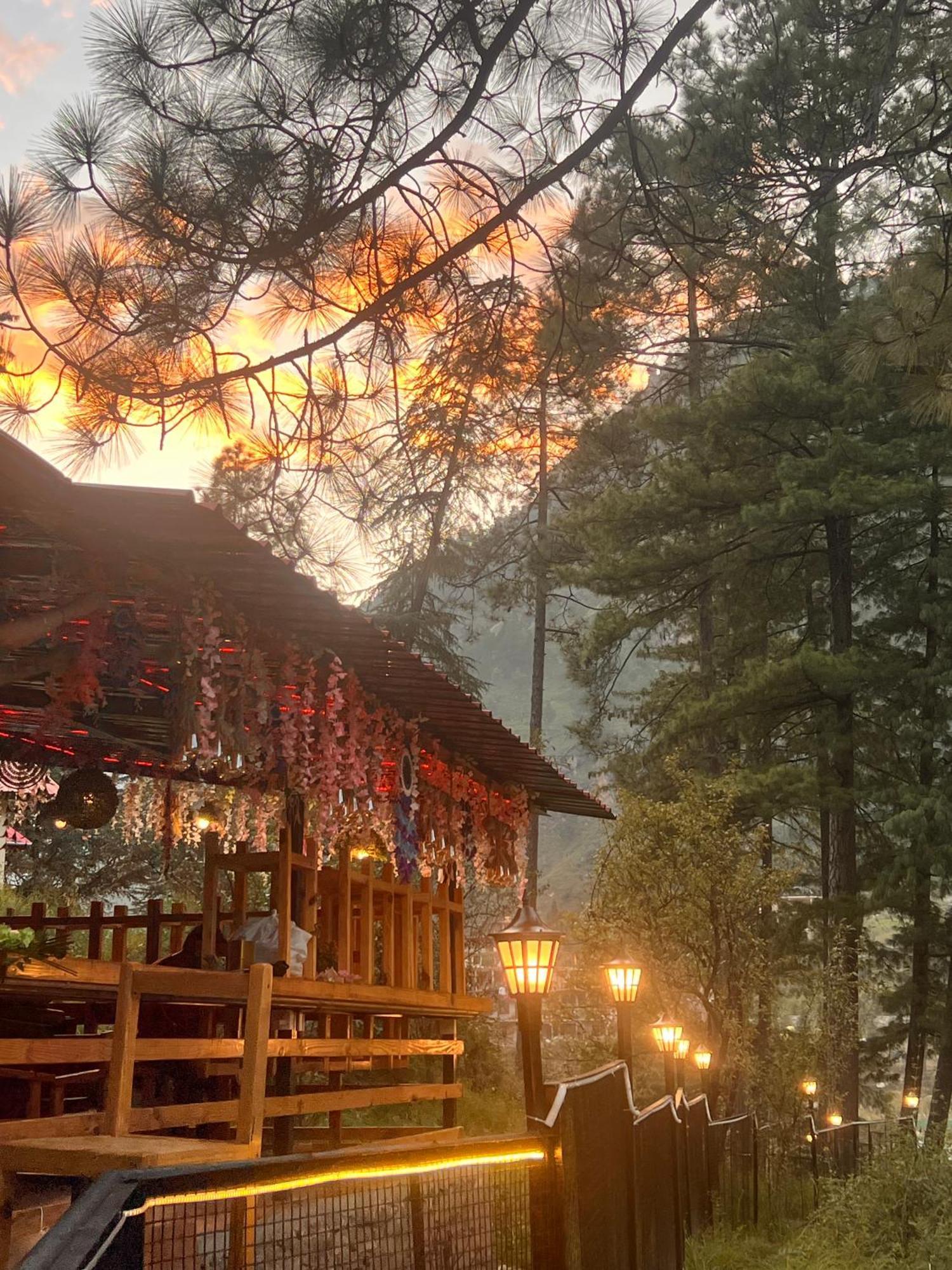 Ahava Kasol Riverside Cafe And Cottages Exteriör bild