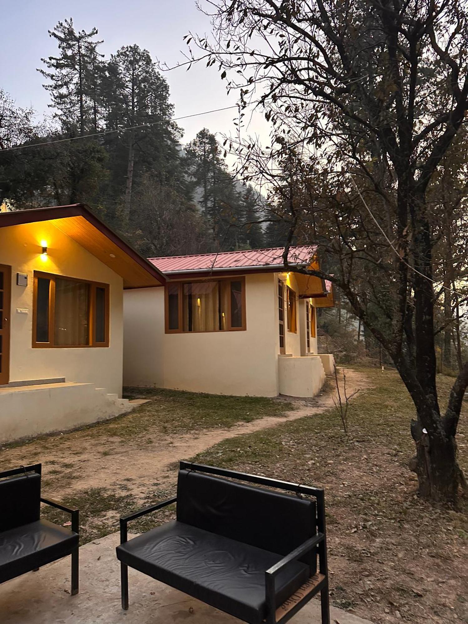 Ahava Kasol Riverside Cafe And Cottages Exteriör bild