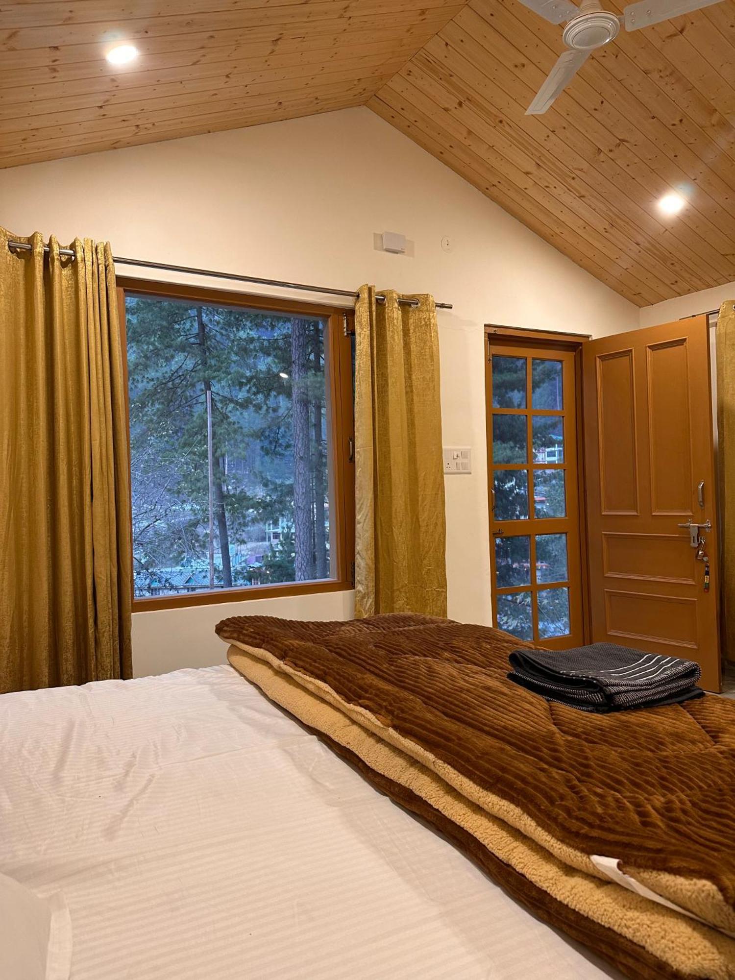 Ahava Kasol Riverside Cafe And Cottages Exteriör bild