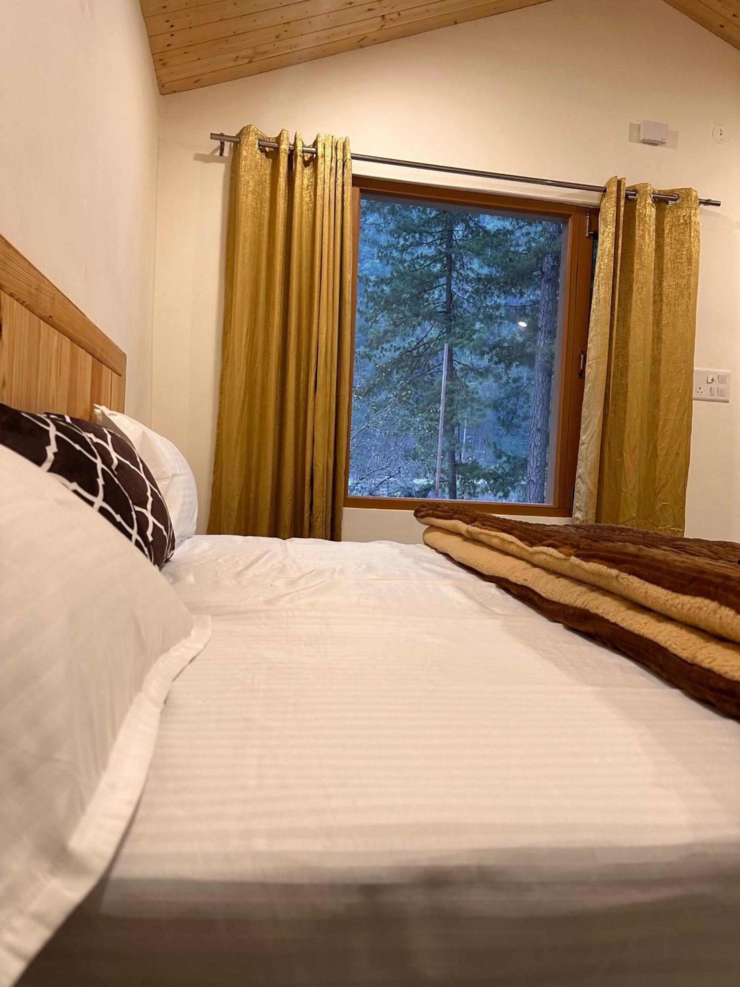 Ahava Kasol Riverside Cafe And Cottages Exteriör bild