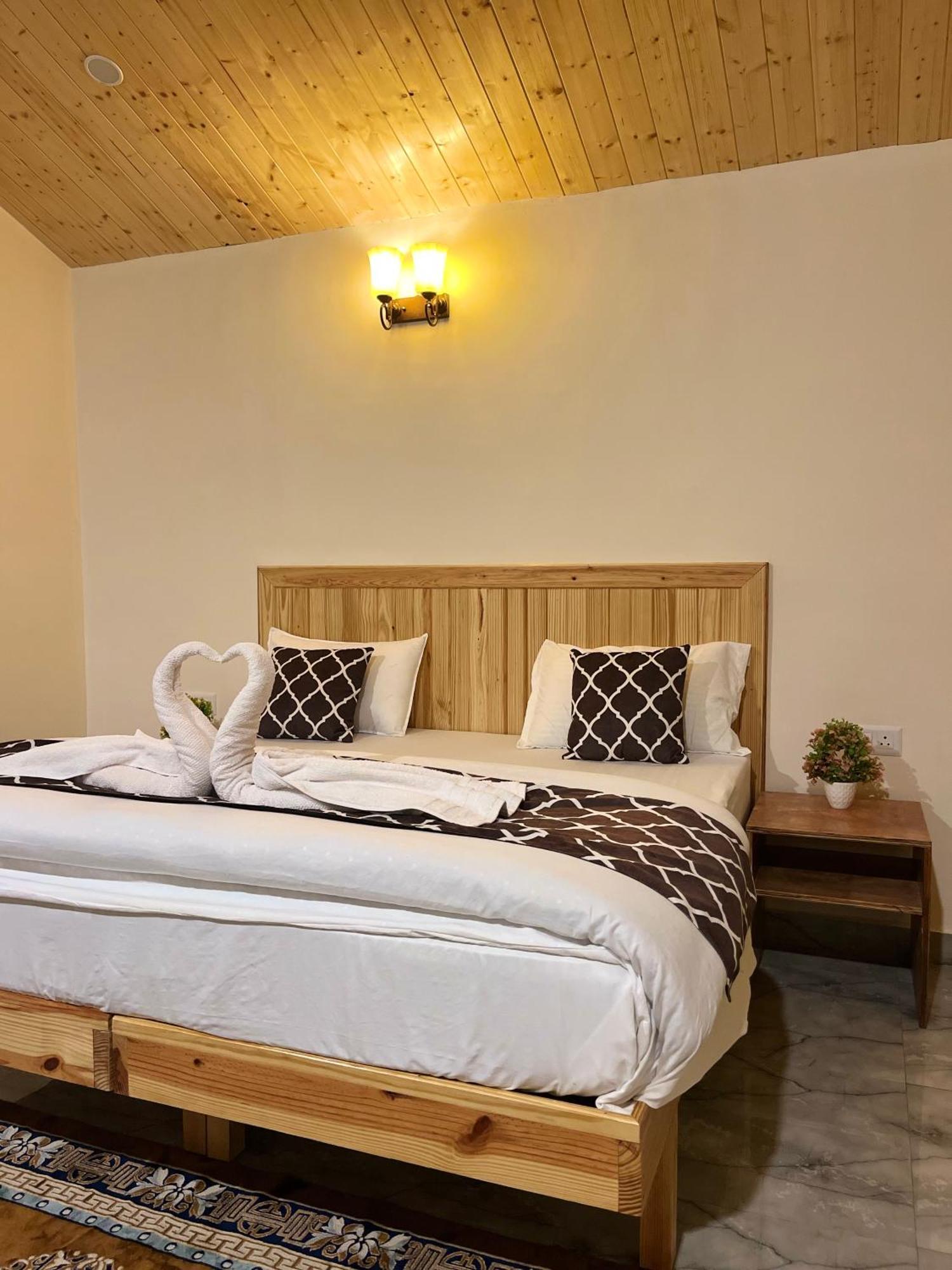Ahava Kasol Riverside Cafe And Cottages Exteriör bild